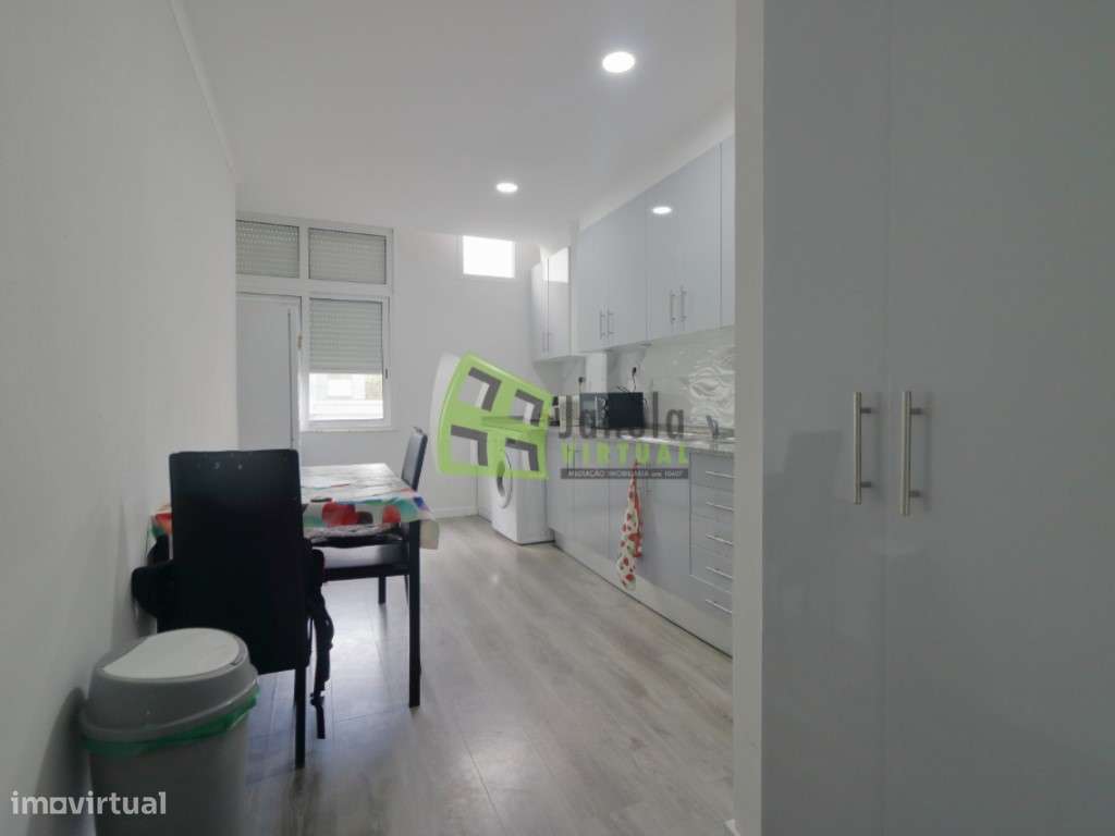 Apartamento T2 Remodelado - Baixa da Banheira - Grande imagem: 5/18