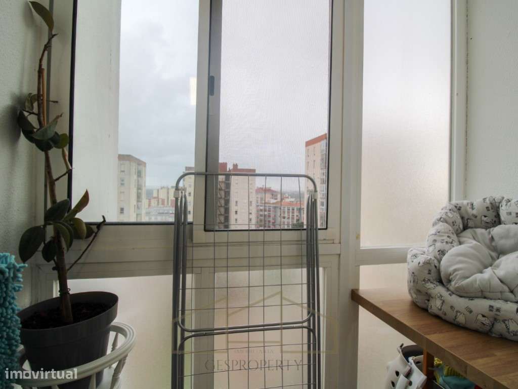 Apartamento T3 no Laranjeiro-8