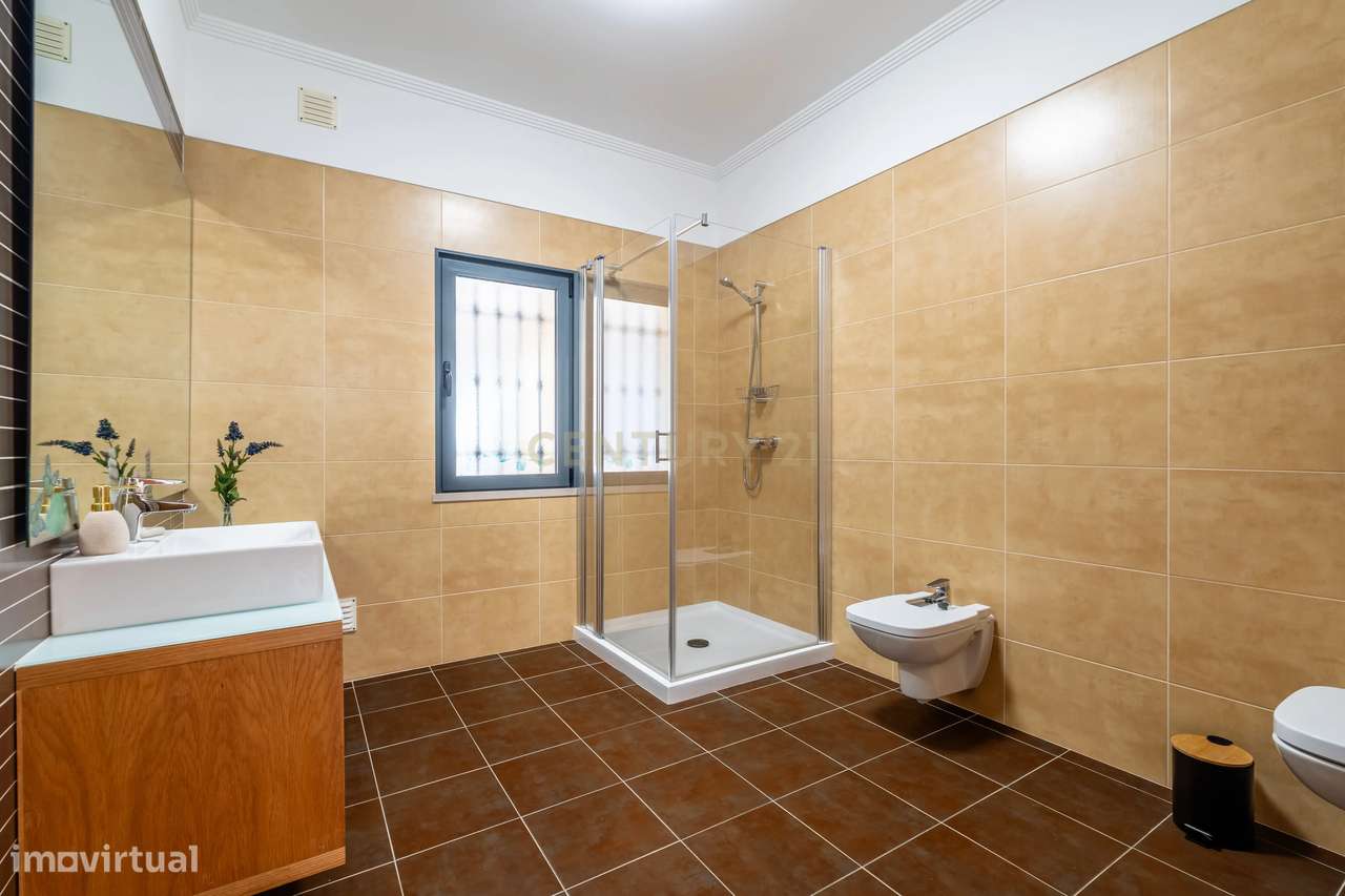 Moradia Unifamiliar de Prestígio | Guia – Albufeira | T4 | Piscina | J-13