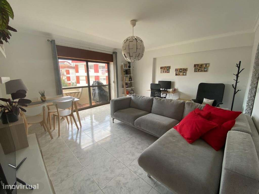 Apartamento T1 para venda em Mem Martins-3