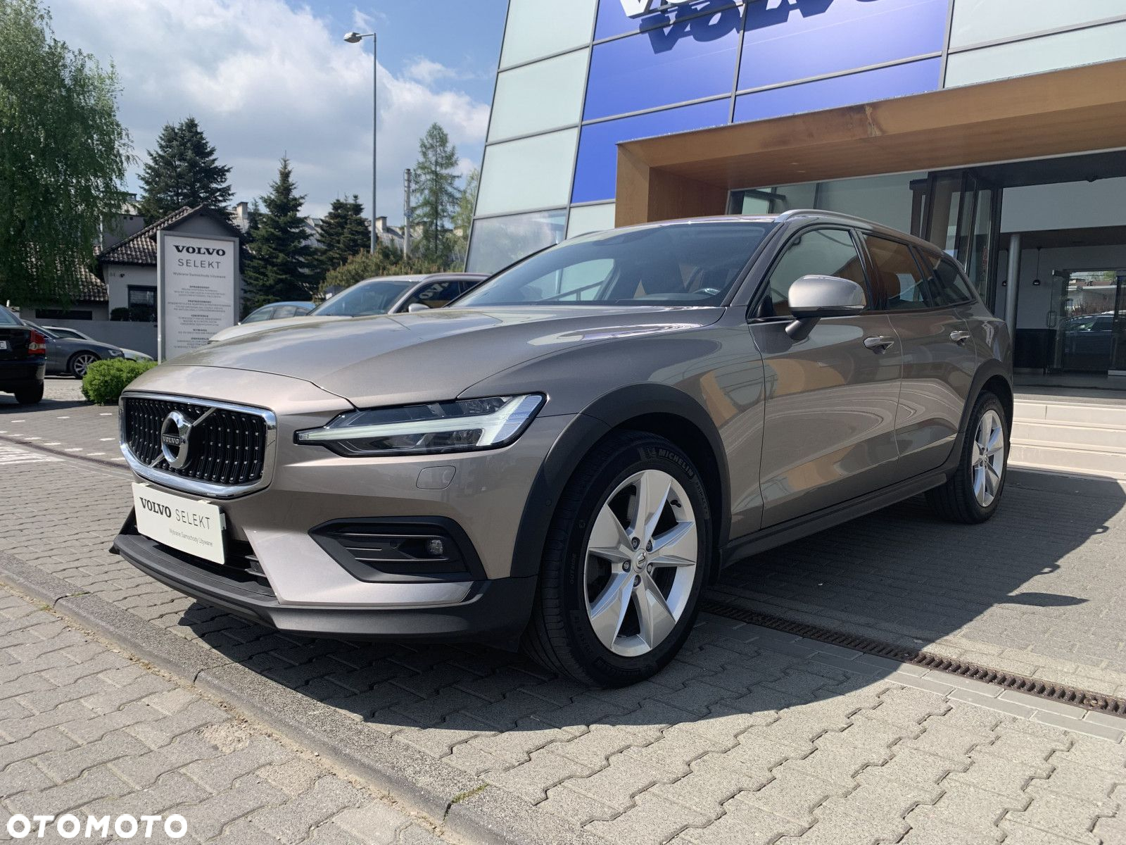 Volvo V60 Cross Country - 4