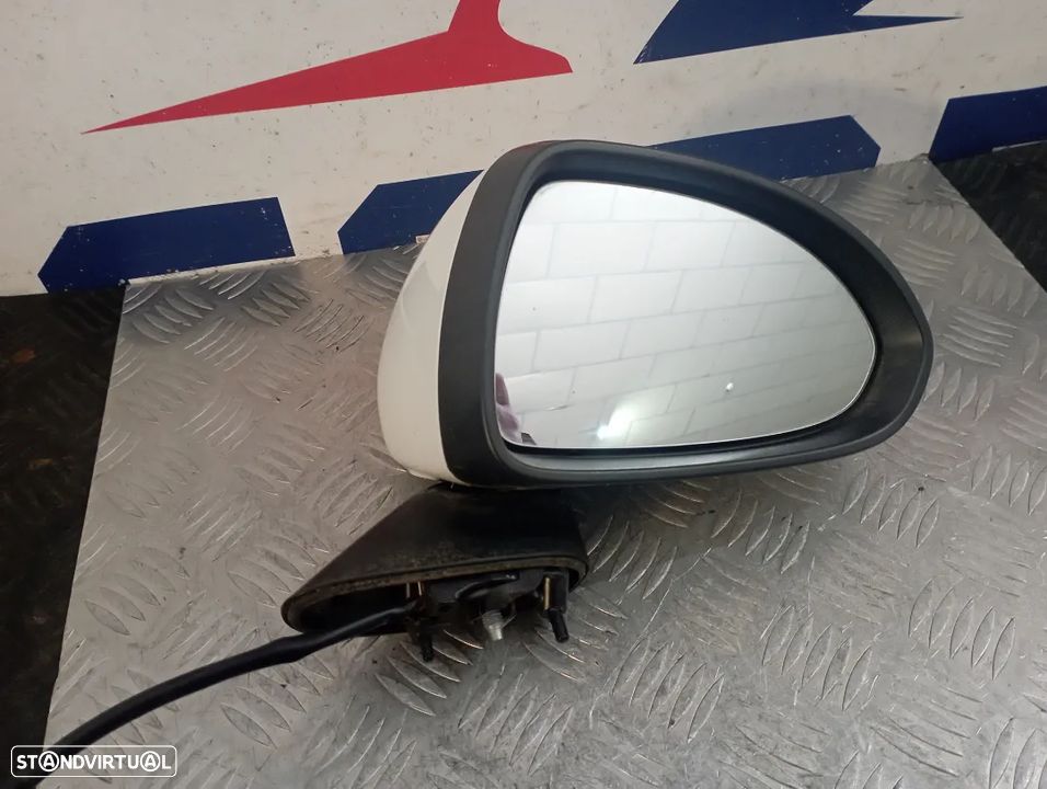 Peça - Espelho Retrovisor Direito Opel Corsa D 2010