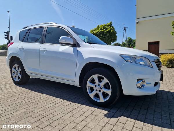 Toyota RAV4 2.2 D-4D Premium - 5