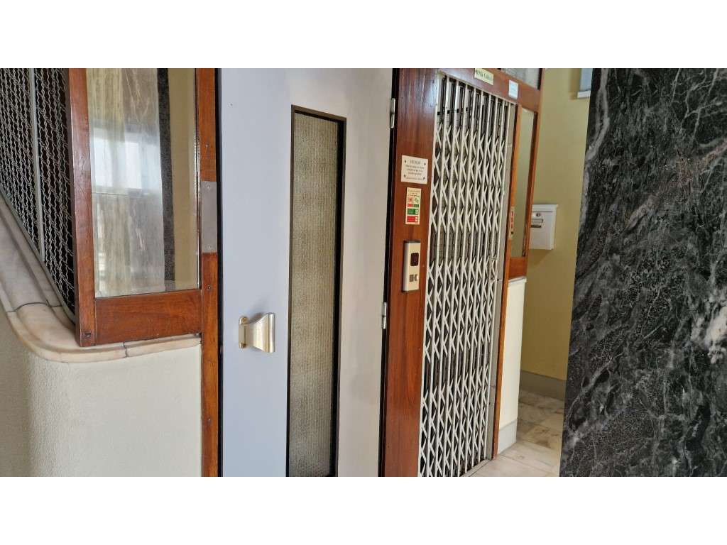 T1 em Santa Engrácia - São Vicente - Apartamento com Parqueamento e...-4