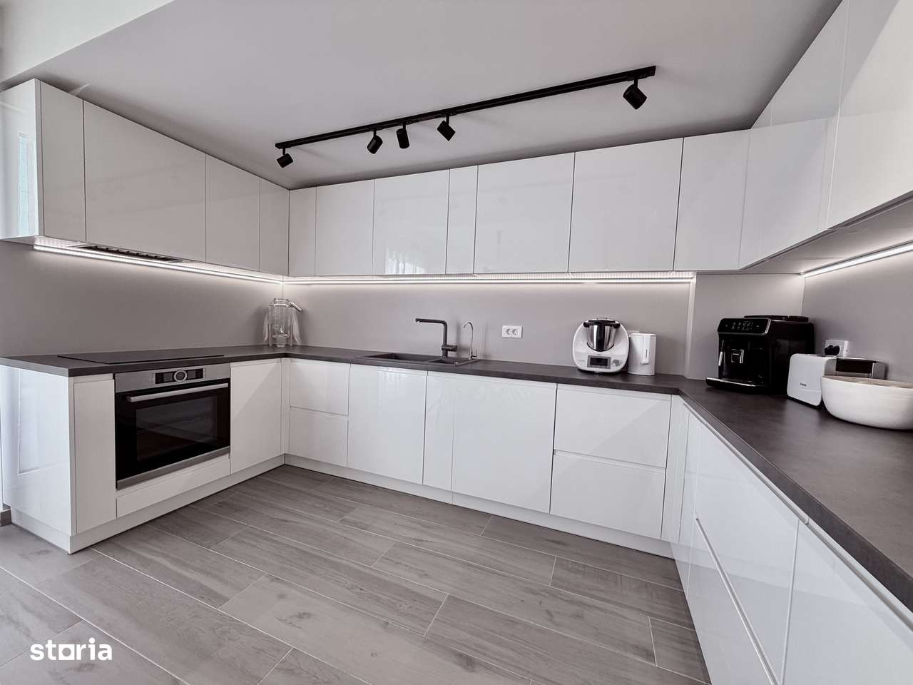 Penthouse exclusivist, expunere Sud – 100 mp util +50 mp Terasa - Imagine principală: 4/14