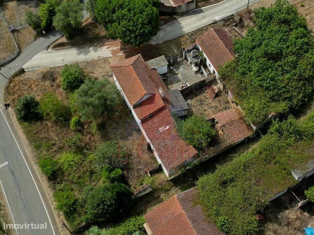 Casa Antiga para Restauro, Salir de Matos-1