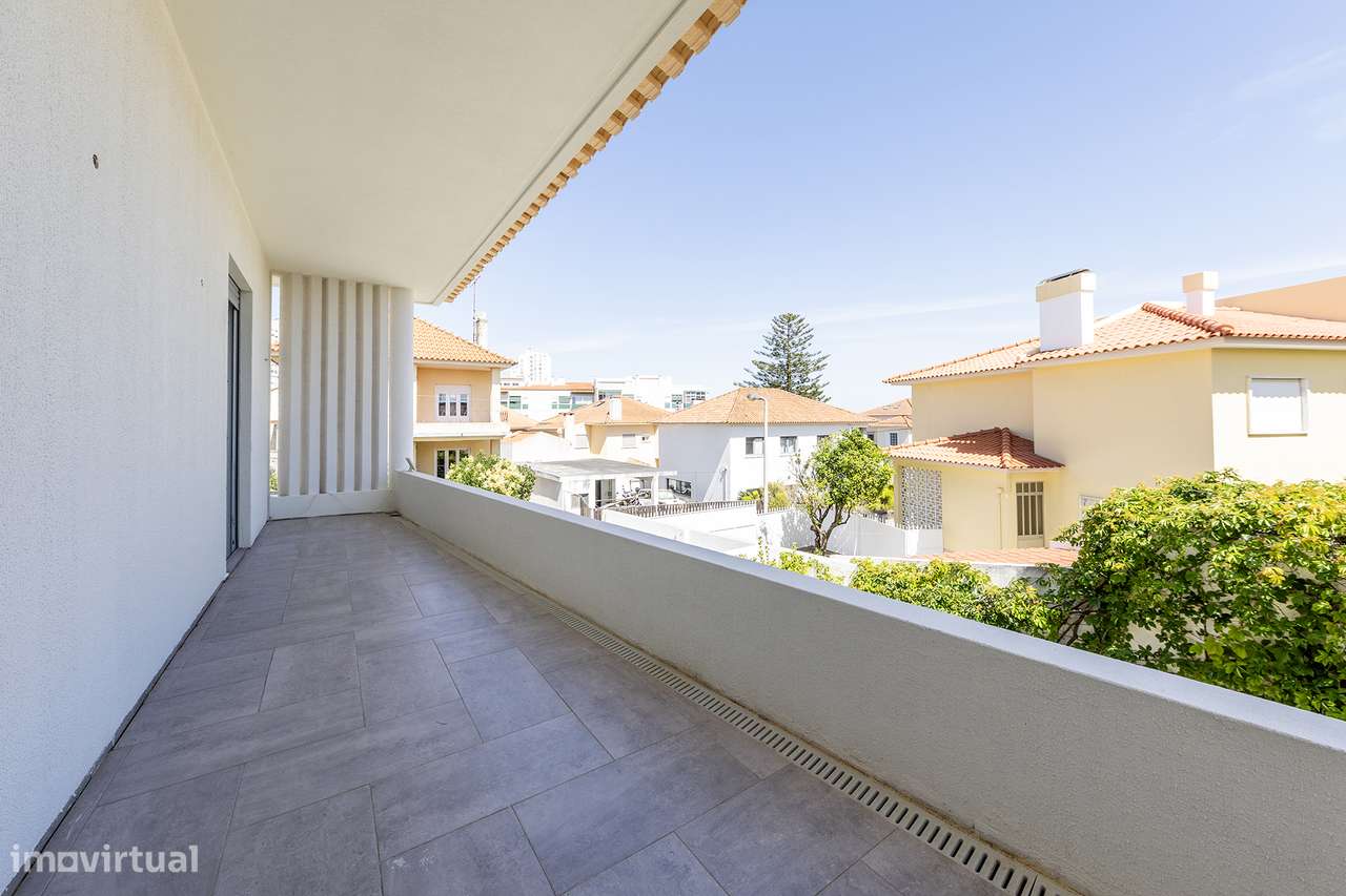 Moradia de Charme Reabilitada no centro da Parede com 434m² de Terreno-27