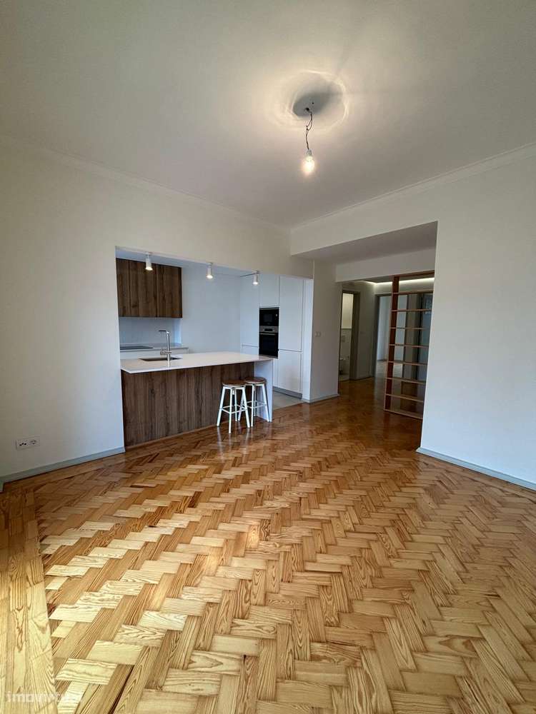 Arrenda-se T2 em Benfica - Grande imagem: 4/11