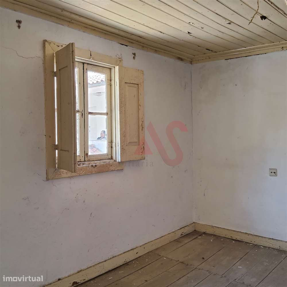 Moradia T2 , com 2 Quartos, Sala, cozinha, Wc e Anexo - para Restaurar - Grande imagem: 4/16