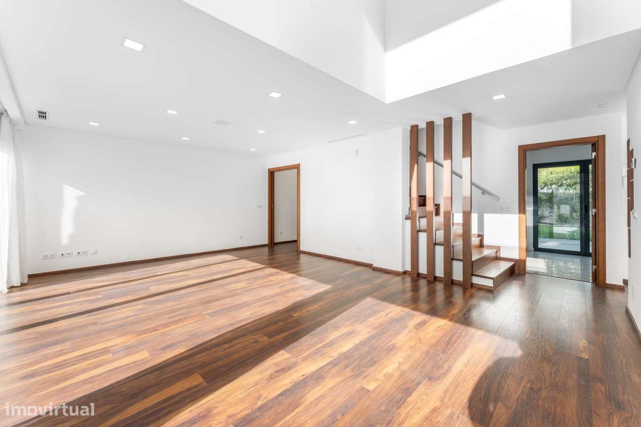 Moradia T3 + 1 com estacionamento, Atiba, Cascais - Grande imagem: 2/32