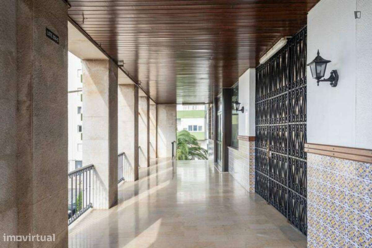 Quarto - localizado em Pontinha Lisbon - Grande imagem: 4/7