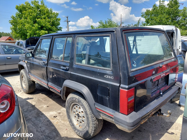 Dezmembram Jeep Grand Cherokee, 1998, motor 2.5 D - 1