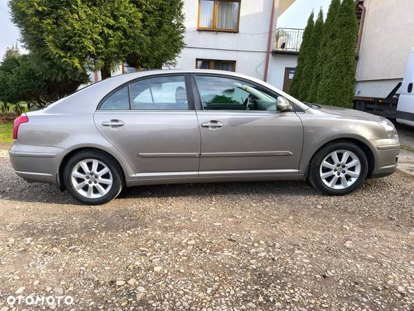 Toyota Avensis 2.0 VVT-i Sol - 4