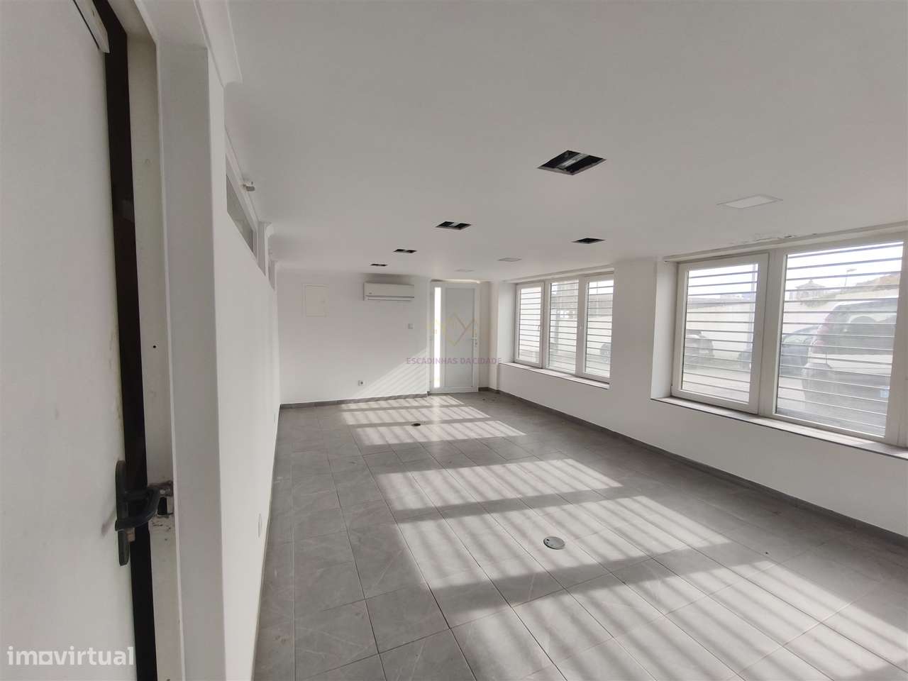 Armazém Versátil com 220 m2 em Campolide – Excelente Logística e Acess - Grande imagem: 4/18