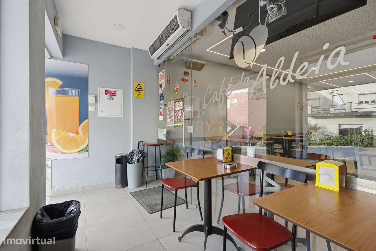 Prédio Comércio  (atualmente em uso na restauração - Café Snackbar)-10