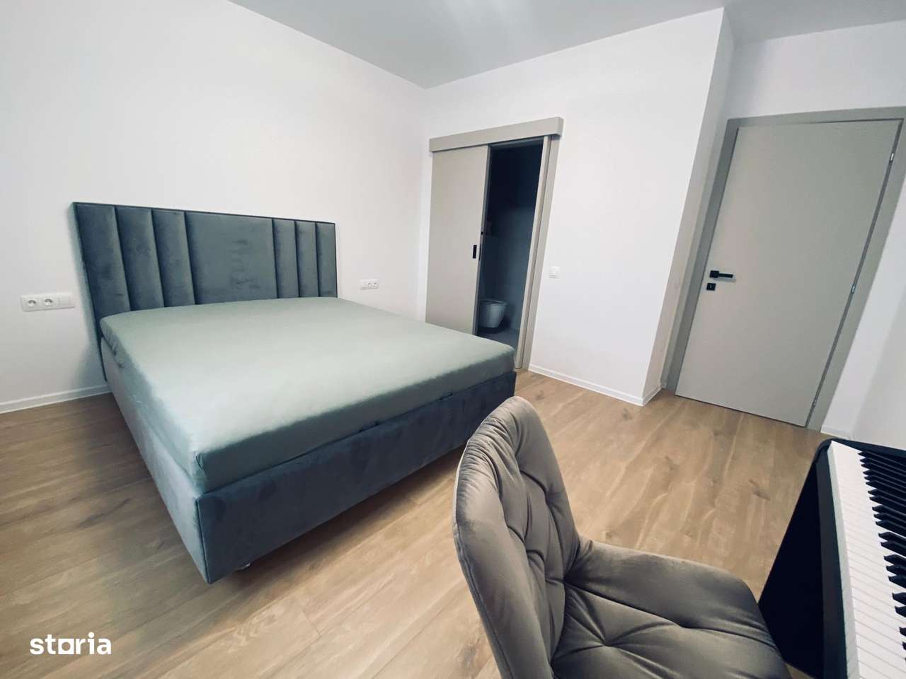 Apartament 3 Camere Decomandat Zona Coresi-2