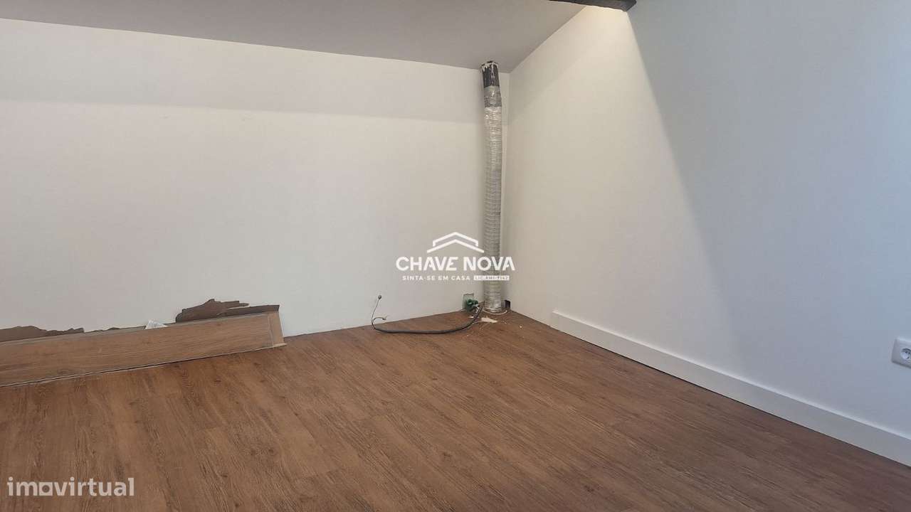 Moradia T1 Totalmente Remodelada | Porto, Próxima da Praça República-7