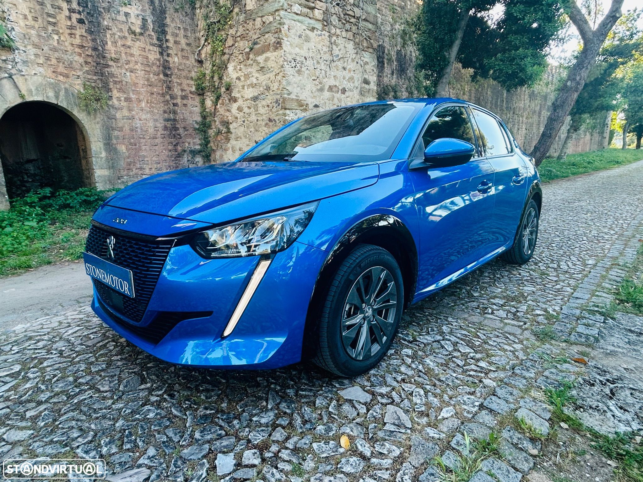 Peugeot e-208 Allure Pack - 1