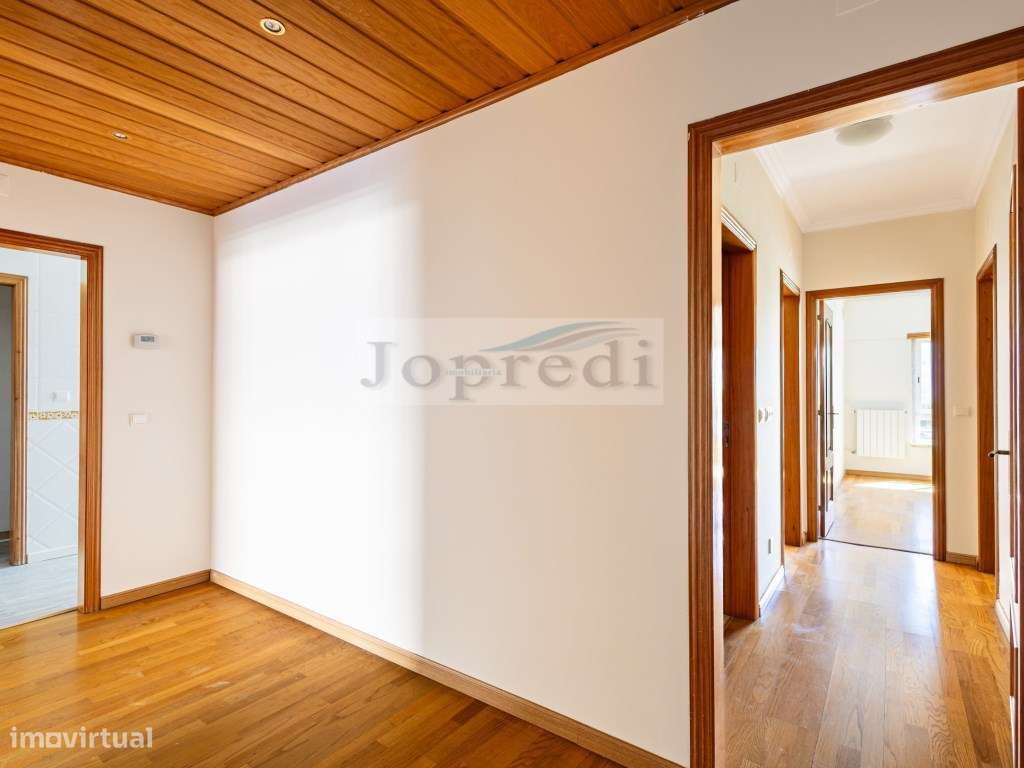 Apartamento T3 com 2 garagens em Box e 1 arrecadação-15