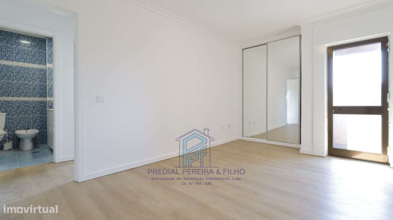 Apartamento T2 Remodelado - Rio Tinto | Centro - Junto ao Continente-21
