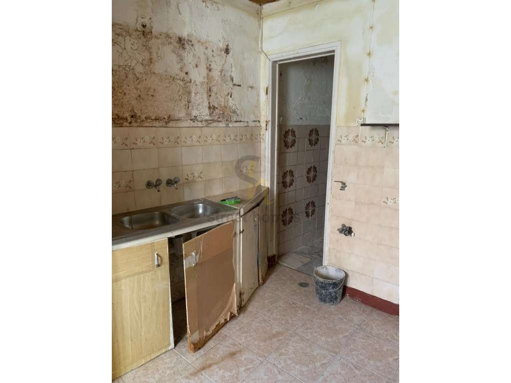 Prédio com dois pisos independentes para recuperação total-13