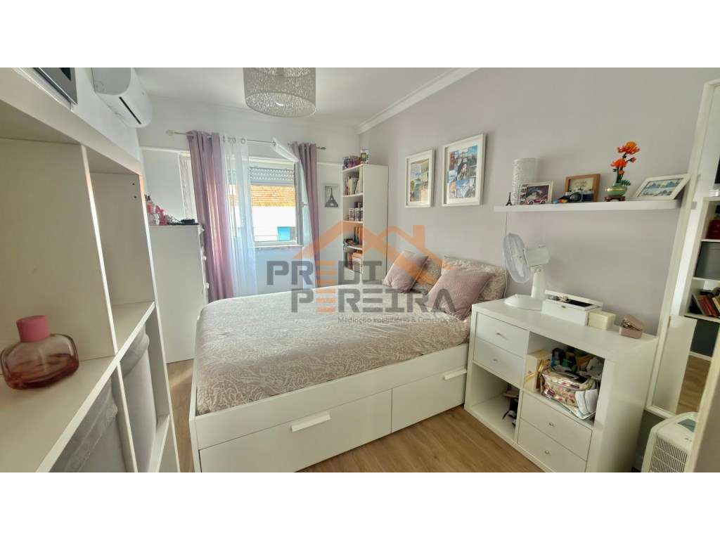 Situado na Arroja, Odivelas, T3 + arrecadação. Exclusivo PREDIPEREIRA-12