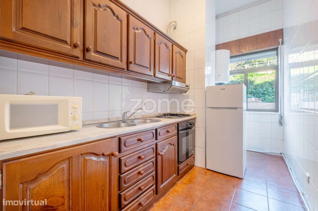 Apartamento T2 com lugar de garagem na Praça das Flores, Porto - Grande imagem: 4/32