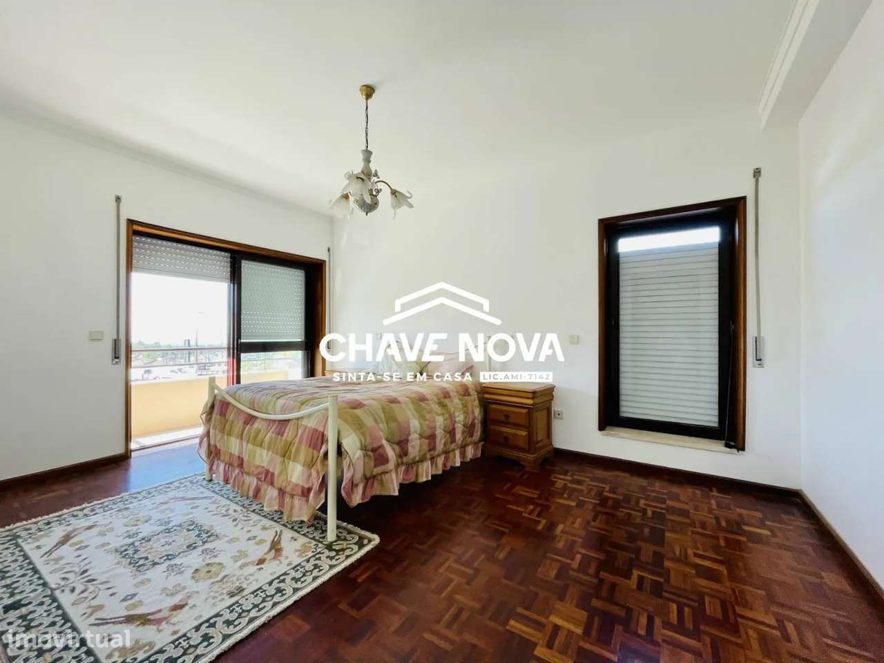 Apartamento T3 com Terraço junto à EN1 em Santa Maria da Feira-12
