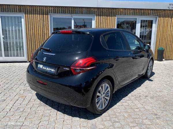 Peugeot 208 1.2 PureTech Allure - 12