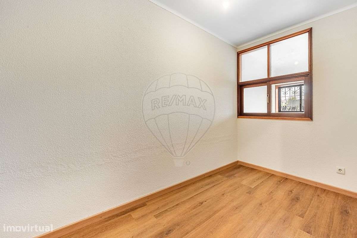 Apartamento T2+1 Renovado no Coração de Vila Nova de Famalicão-16