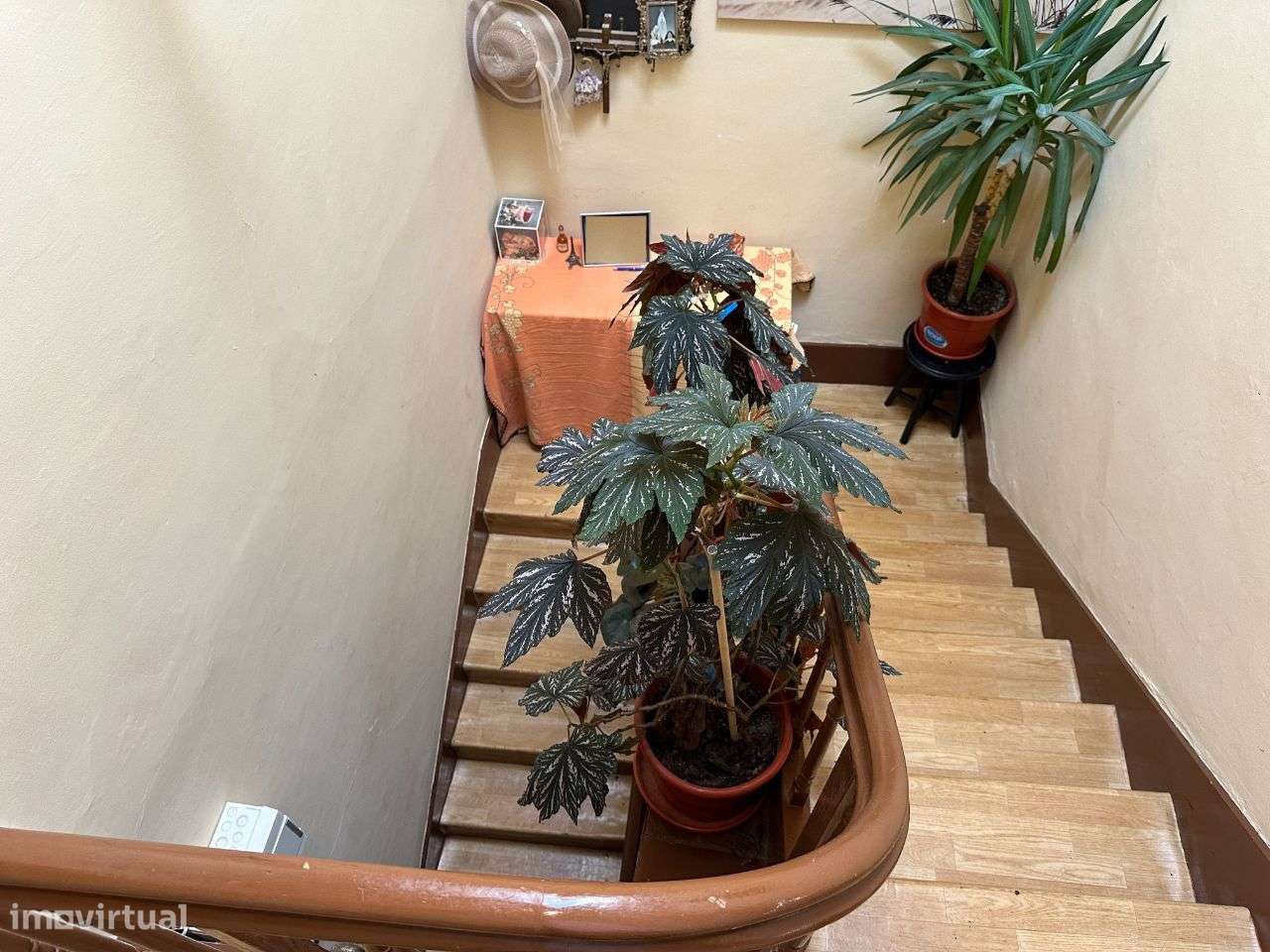 Prédio de 3 pisos para remodelação no centro histórico do Porto-17