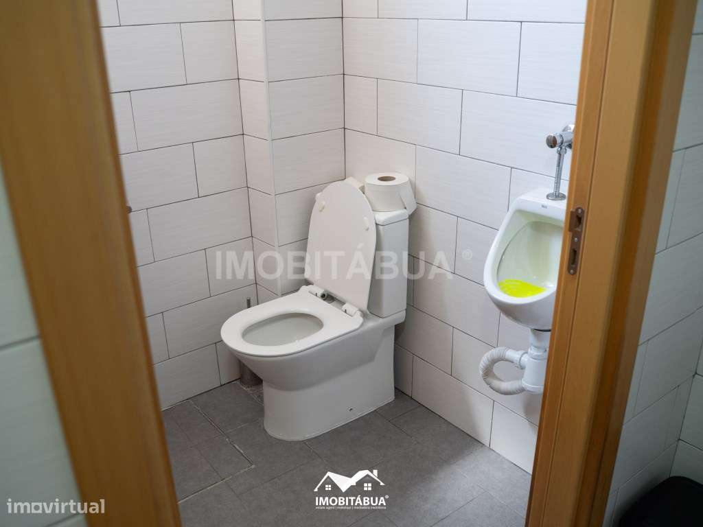 Espaço comercial com habitação T5 no centro da vila-39