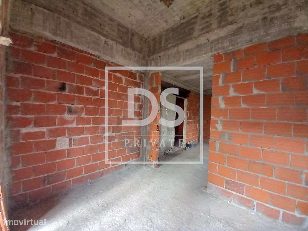 Moradia T3 Térrea unifamiliar de arquitetura moderna em fase de constr-10