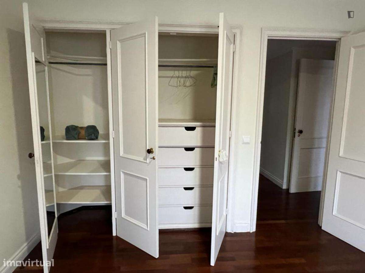 Quarto - localizado em Ponta delgada - Grande imagem: 3/10