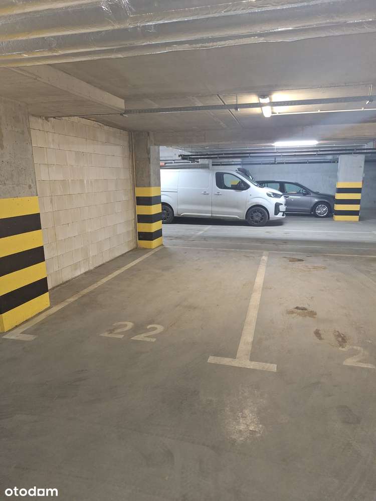 Miejsce parkingowe w monitorowanym garażu - Stefanii Wołynki 4A