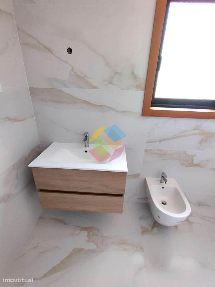 Magnífica Moradia T3 +1 em Stª. Maria da Feira-33