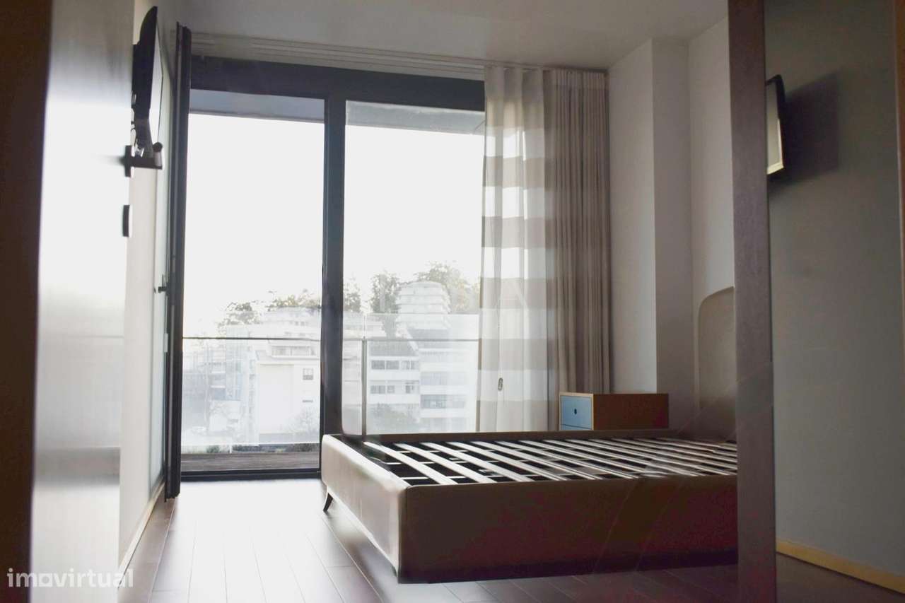 Apartamento T2 com Varanda nas Antas-15