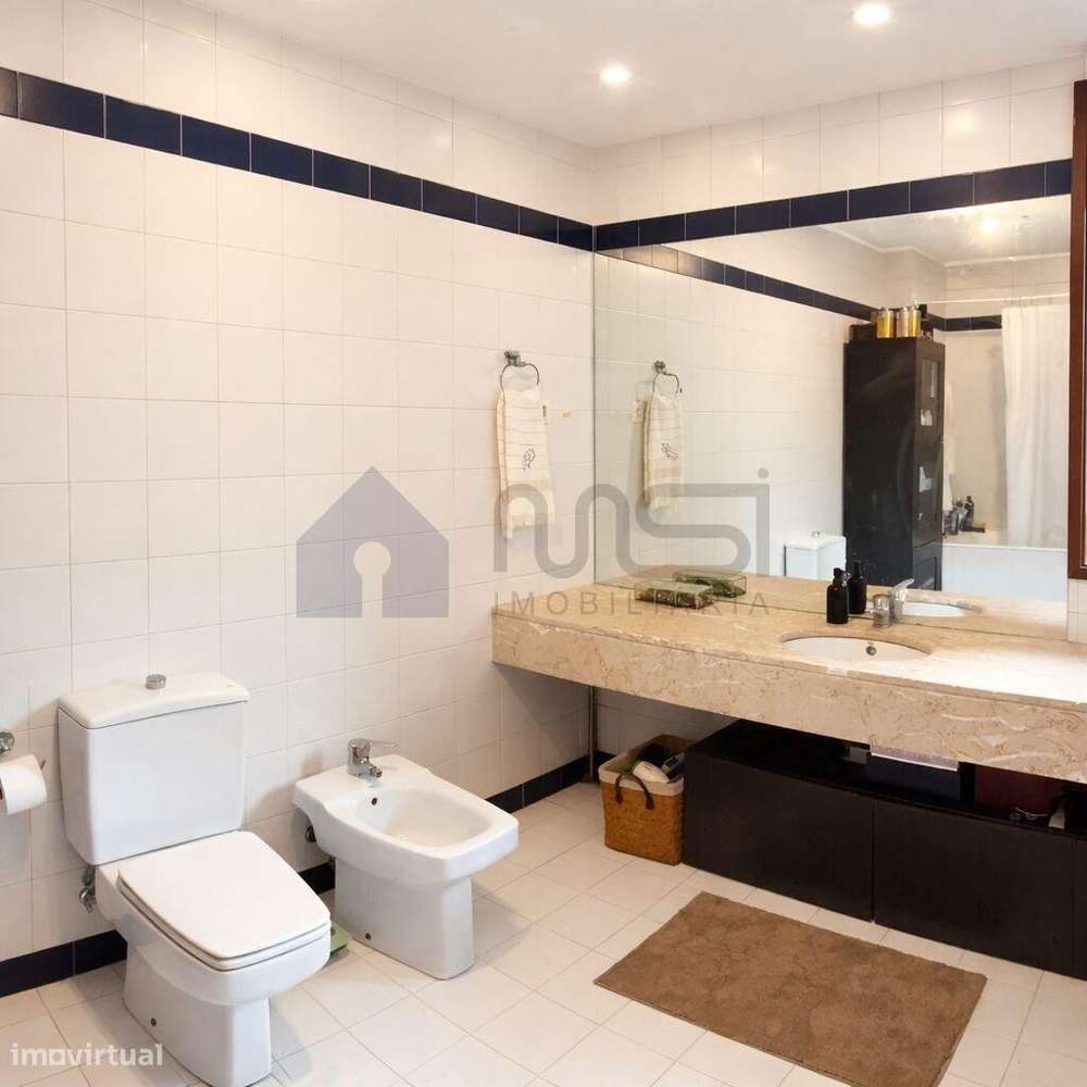 T3 Duplex Luminoso a 5 minutos da Praia – Leça da Palmeira-20