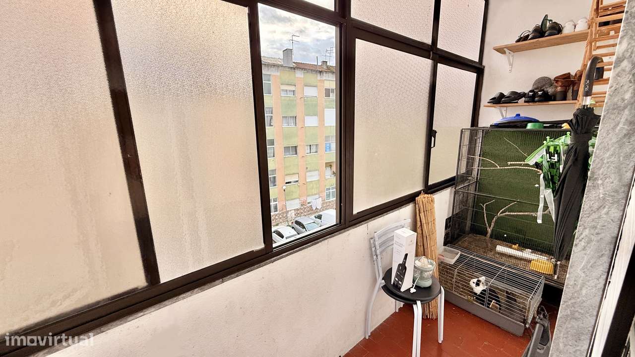 Apartamento T2 espaçoso com 2 varandas, próximo de tudo!-13
