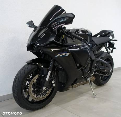 Yamaha R1 - 7