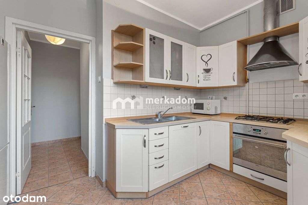 —Duża kawalerka z osobną kuchnią i balkonem— - Pełny obrazek: 2/12