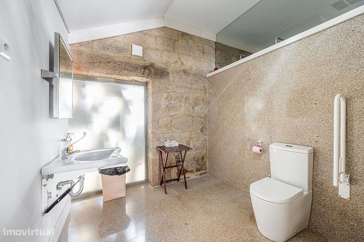 Moradia T6 para venda-8
