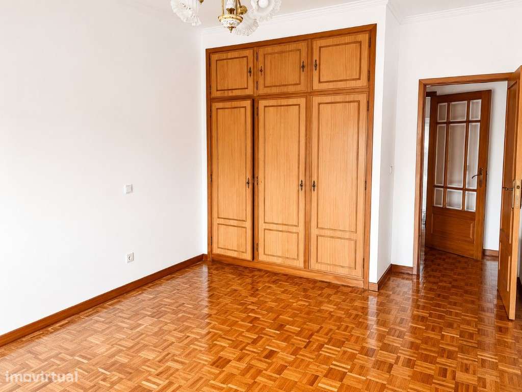 Apartamento T3 com garagem em Canidelo-9