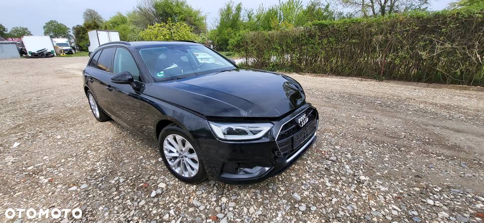 Audi A4 Avant 30 TDI S tronic - 4