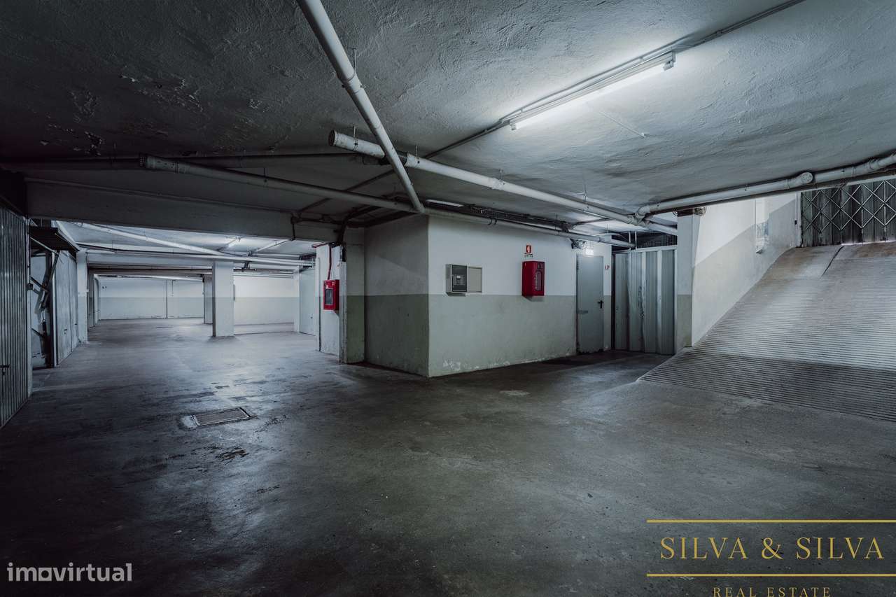 Apartamento T2+1 com garagem  no centro de Canelas-30