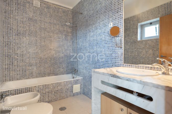 Apartamento T3 com duas varandas, garagem e arrumos, Maia-29