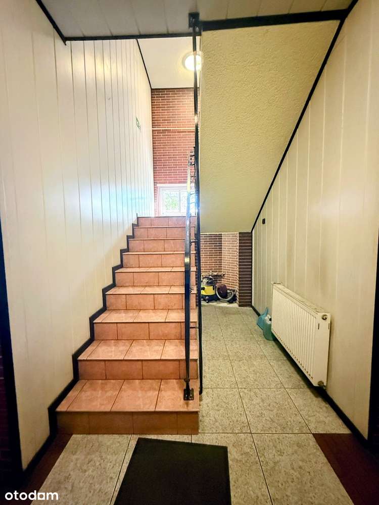 Hala z biurami w świetnej lokalizacji-11