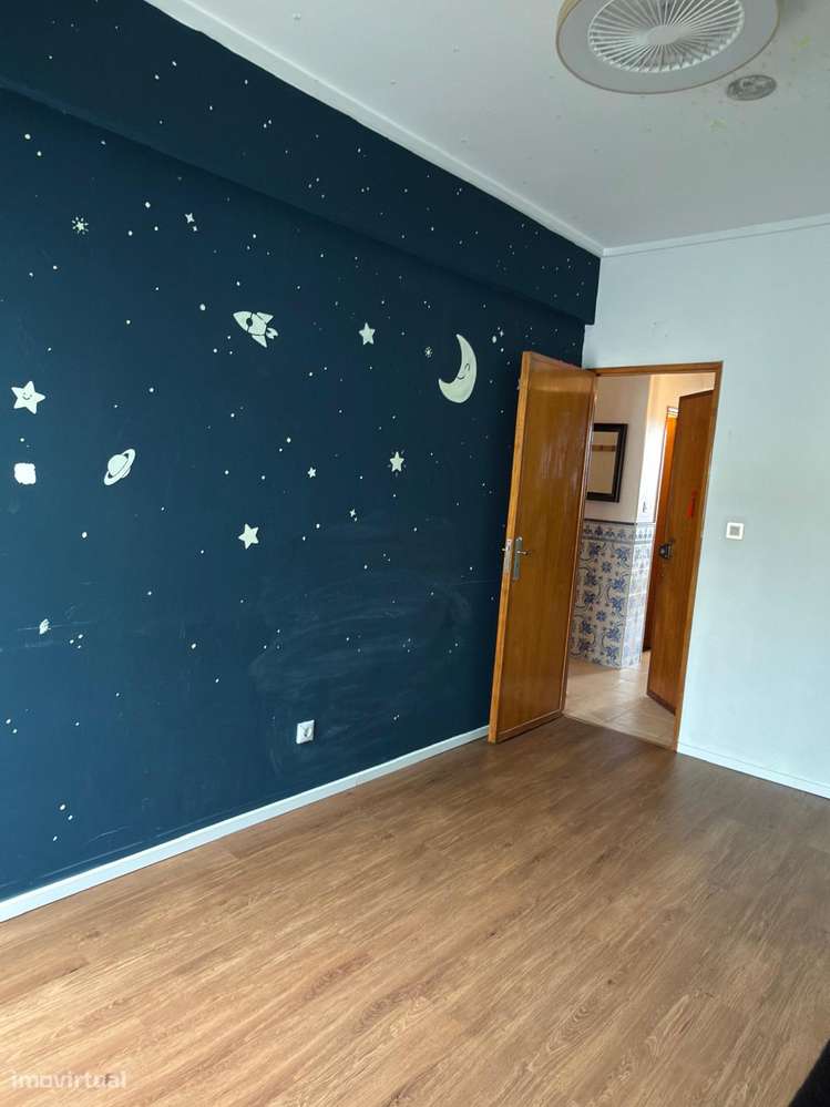 Apartamento T2 em Linda a Velha-19