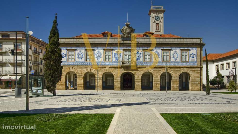 T3 Remodelado junto à Praça do Almada – Terraço Exclusivo de 30 m²-16