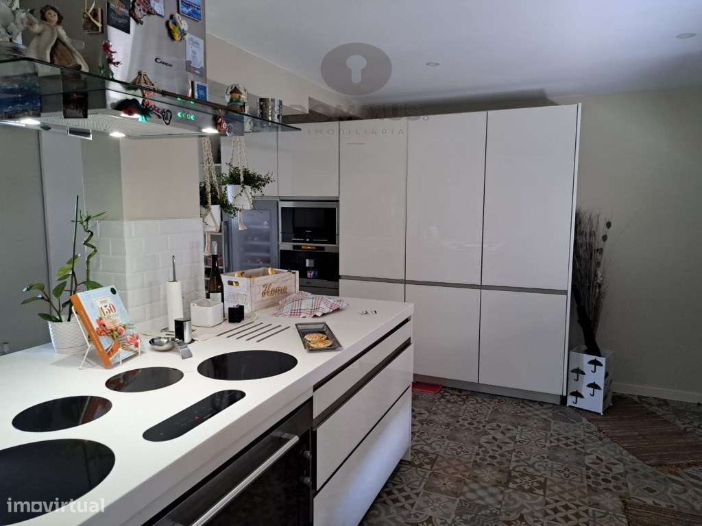 Moradia T5 de Luxo com Piscina e Garagem em Odrinhas - Grande imagem: 4/40